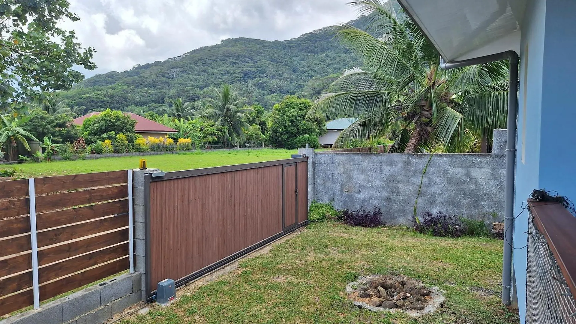 Fare Hei - Maison 2 Chambres Avec Piscine Privee Et Acces Plage Moorea Fransız Polonezyası