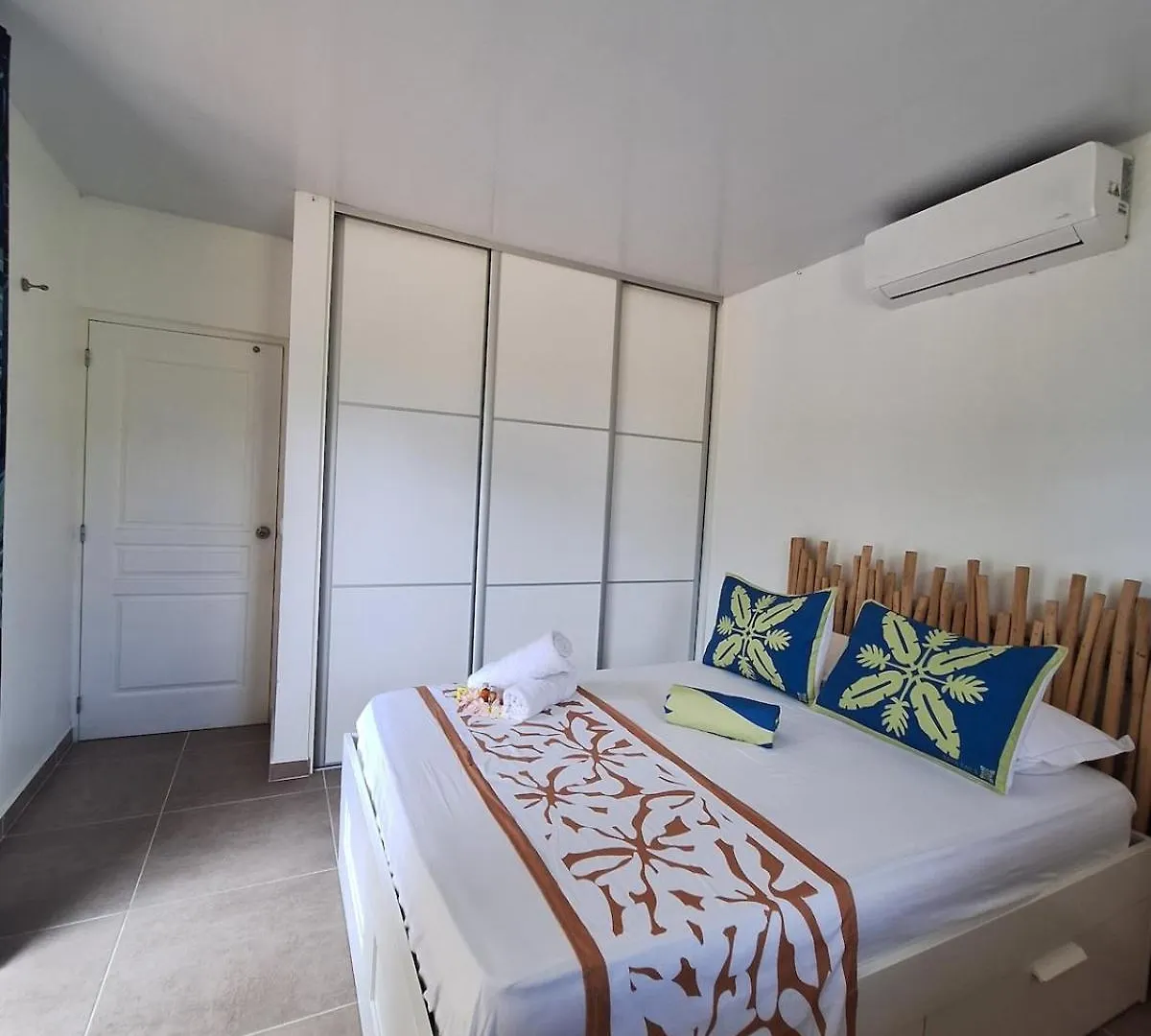 Fare Hei - Maison 2 Chambres Avec Piscine Privee Et Acces Plage Moorea